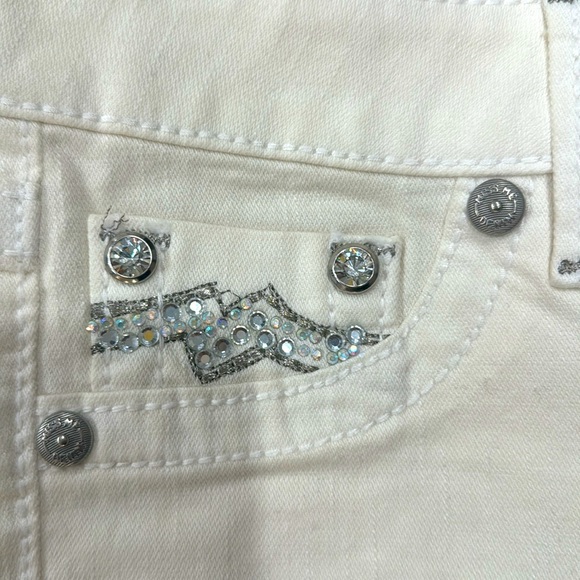Size 28 Miss Me white flare jeans with rhinestones new with tags - Picture 5 of 6